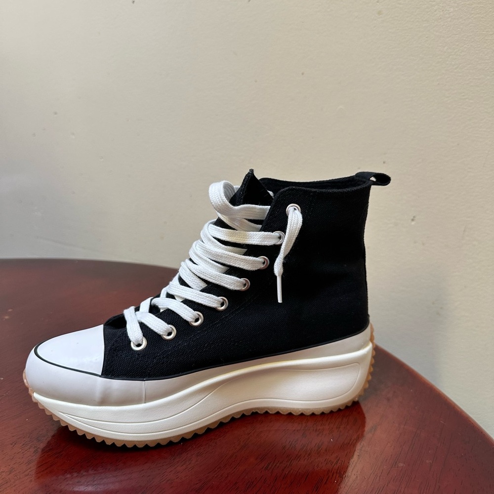 Steve Madden Sneakers